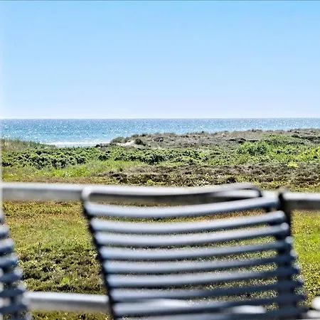 With Ocean View * Hals